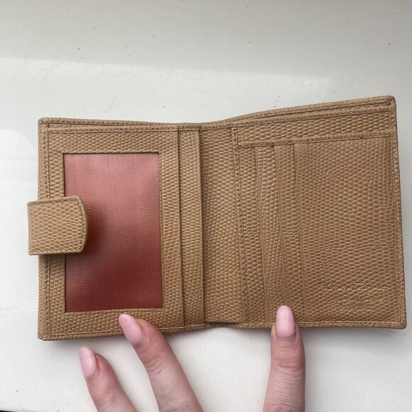 Salvatore Ferragamo Bifold Leather Wallet - Beige Vara Bow - Picture 12 of 12